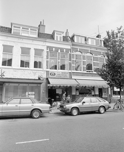 885031 Gezicht op de voorgevel van het woonwinkelpand Kanaalstraat 57 (Turkse supermarkt en Import en Export) te Utrecht
